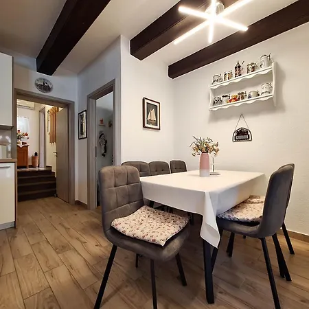 Emma Apartment *