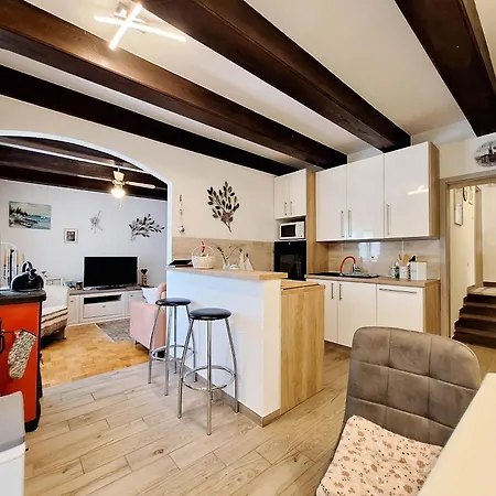 Emma Apartman Povile